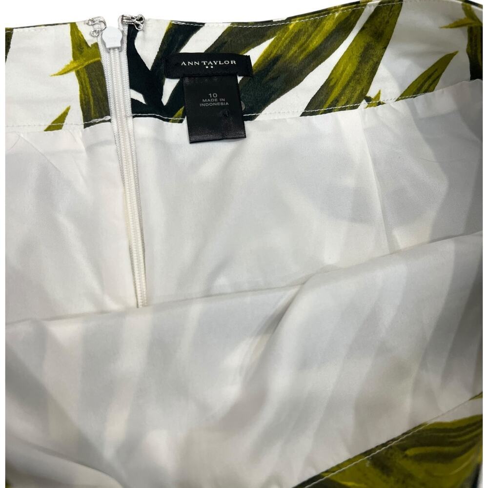 Ann Taylor Women’s Tropical Palm Knee Length Pencil Skirt Size 10 Back Zip Lined - Picture 3 of 4